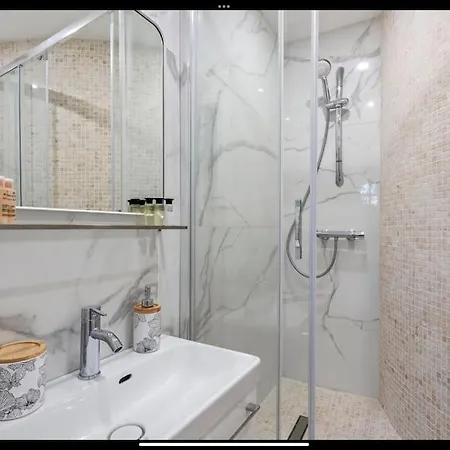 Jolie Cosy Proche Sur Juan Les Pins 아파트 앙티브